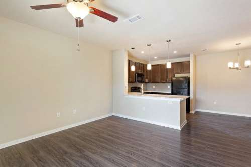S Bed Las Brisas Apartment Homes 66